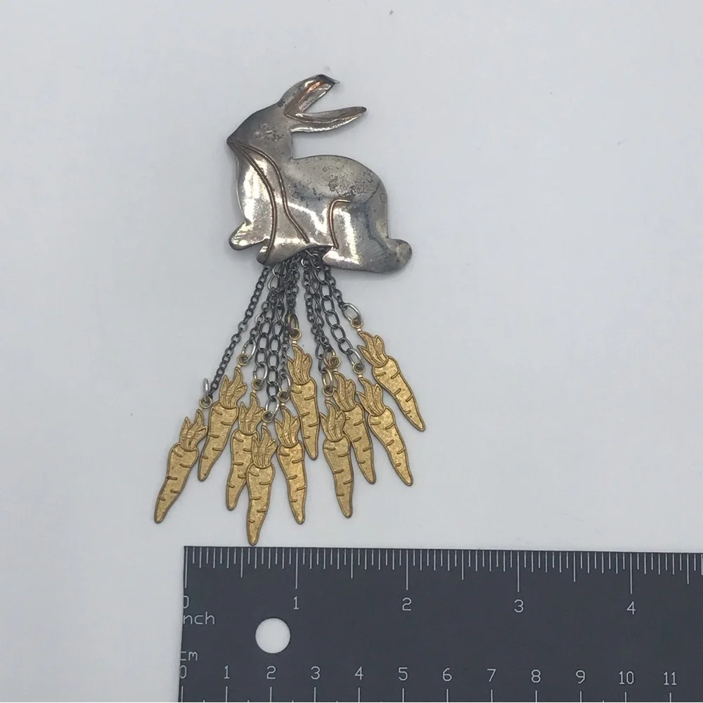 Bunny Rabbit Dangling Carrots Pin Brooch - Picture 10 of 10